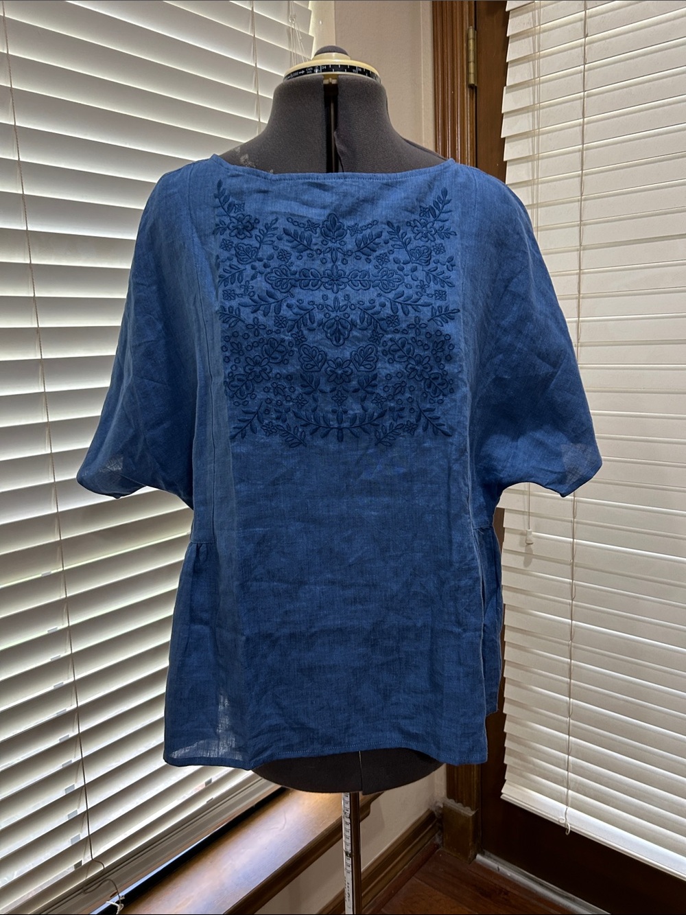 Land’s End 100% Linen Embroidered Blue Size 14 Women’s Top NWOT